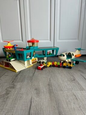 1972 Vintage Fisher-Price Little People Airport #996